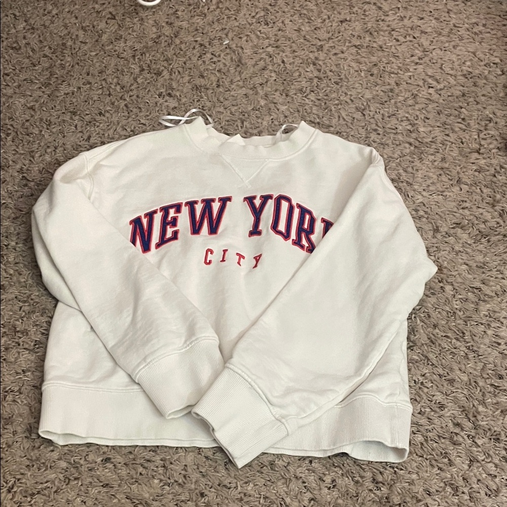 H&M White New York City Sweater
